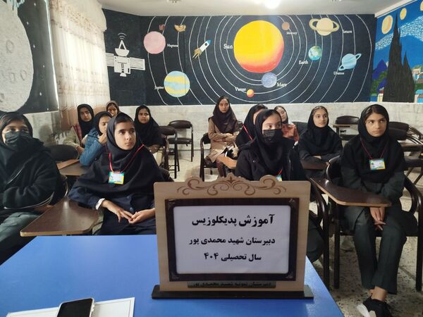 جلسه سفیران سلامت در دبیرستان شهید محمدی پور خلیل آباد 