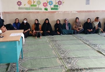 جلسه  انجمن اولیا و مربیان در مدرسه شهید ابوالفضل شمس