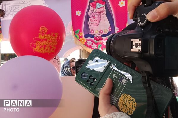 از لبخند کودکان تا دست دعای بزرگ‌ترها
