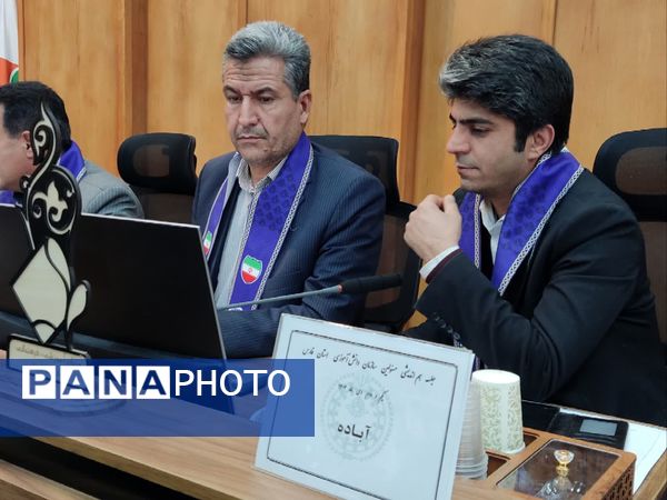 نشست هم‌اندیشی مسئولان سازمان دانش‌آموزی استان فارس روز اول