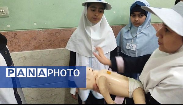 رقابت علمی و مهارتی سفیران سلامت در رباط کریم؛ گامی برای ارتقای آگاهی بهداشتی دانش‌آموزان