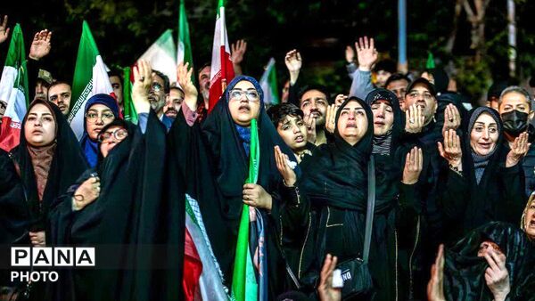 این علم تا قیامت بالاست