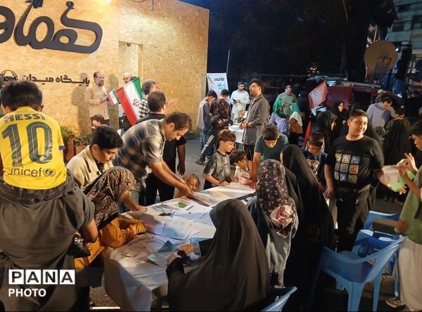 میدان انقلاب، میعادگاه خروش ملت در فریاد «الله‌اکبر» و طنین «مرگ بر آمریکا» و «مرگ بر اسرائیل»