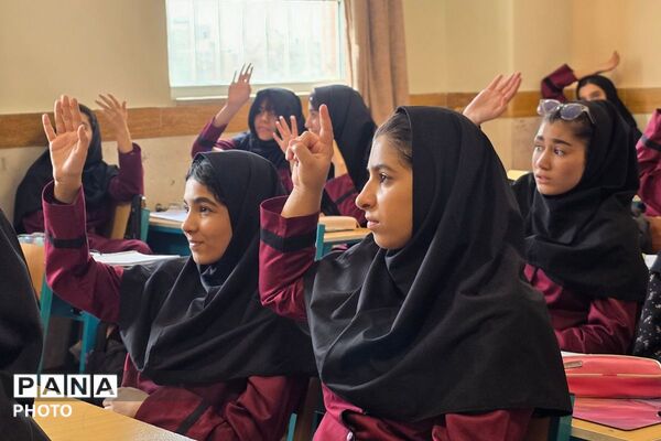 هفته سلامت روان در هنرستان کبری زرگران ملارد 