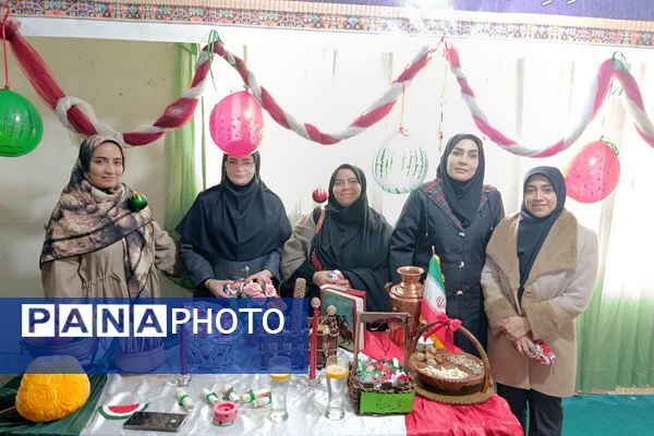 وقتی انارها لبخند زدند؛ یلدای دبیرستان ساره شورآفرین شد