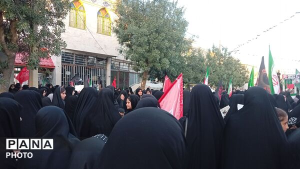 به تصویر کشیدن حماسه تشییع نمادین رهبر شهید در شهر میلاجرد