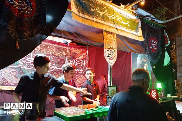 رودهن در سوگ امام شهید؛ اجتماع شبانه مردم و برپایی موکب «رقیه جان(س)»