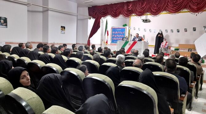 حضور مدیرکل آموزش و پرورش لرستان در کانون پیام نورآباد لرستان