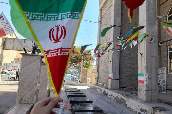 غبارروبی مزار شهدا در امام زاده حسن(ع) نسیم‌شهر