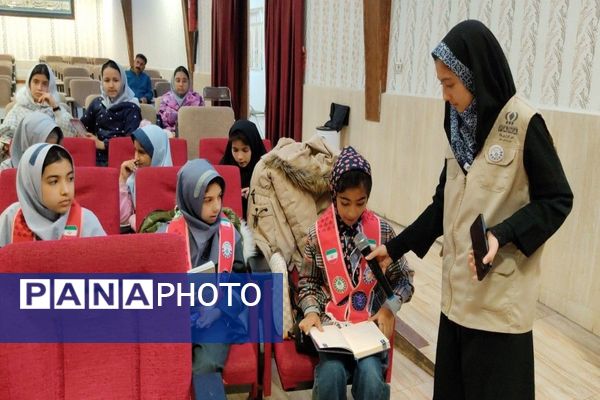 کلاس آموزشی خبرنگاری در کانون مهر تابان نیشابور