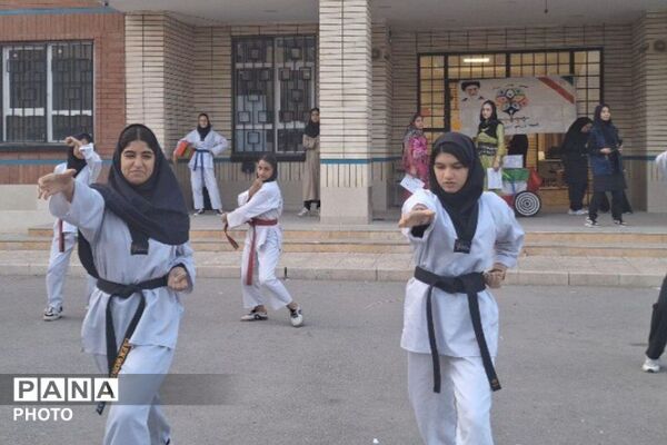 نبض تپنده ورزش، نشاط و همدلی در المپیاد درون مدرسه ای دبیرستان خوارزمی