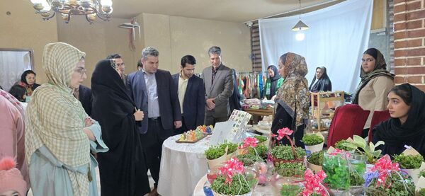 برپایی بازارچه نوروزی ارغوان در فاروج