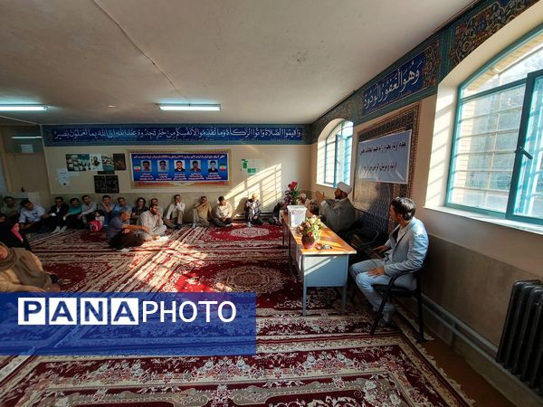 برگزاری انتخابات انجمن اولیا و مربیان با حضور امام‌جمعه در دبیرستان عابدینی خرم صفادشت ملارد