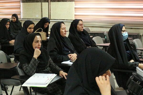 کارگاه اقدام‌پژوهی در فیروزکوه؛ گامی به سوی معلمی پژوهنده