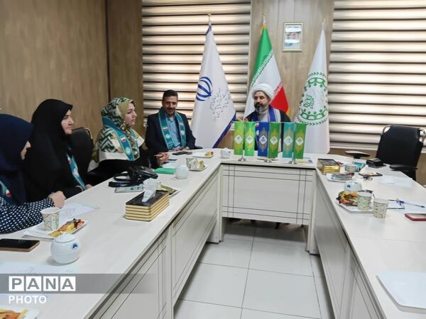 نشست هم‌اندیشی مربیان ارشد و پیشکسوتان سازمان دانش‌آموزی استان البرز