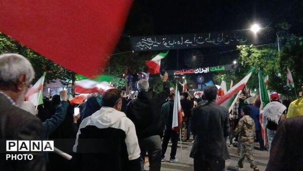 مشت ها بر فراز آسمان نیشابور نمایان شد 