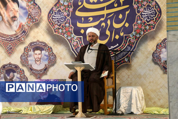 یادواره سادات شهید و چهلم شهدای خدمت در قم