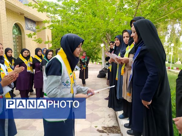اردوی مهارتی تشکیلاتی پیشتازان دختر مقطع متوسطه اول ناحیه سه شیراز 