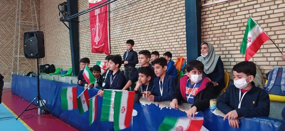 تجلیل از دانش‌آموزان پژوهشگر حائز رتبه دبستان پسرانه ملاصدرا
