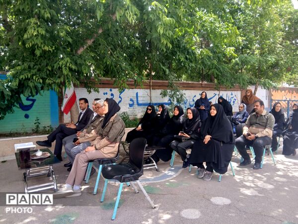 مراسم نهال امید یادواره شهید جاوید الاثر ماکان نصیری درمدرسه میثاق ناحیه ۳