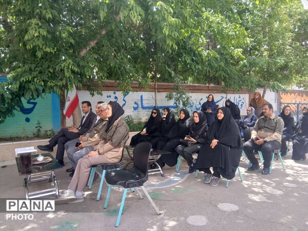 مراسم نهال امید یادواره شهید جاوید الاثر ماکان نصیری درمدرسه میثاق ناحیه ۳
