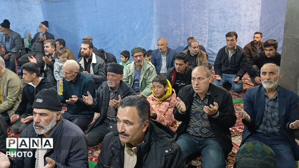 برگزاری سفره اطعام به‌مناسبت ایام شهادت امام علی(ع) در مسجد امام حسین(ع) سفیددشت