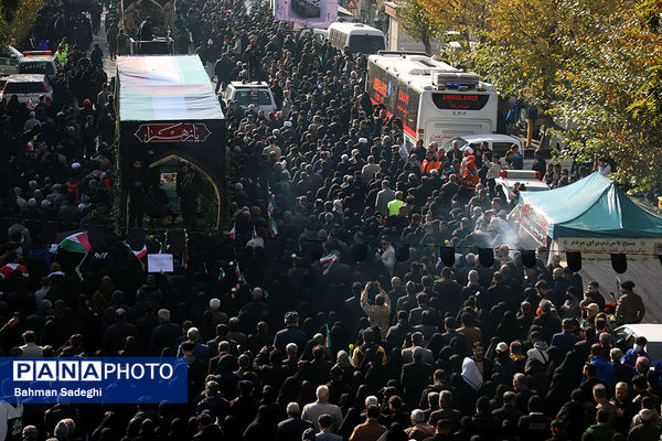 تشییع پیکرهای ۱۰۰ شهید گمنام از مقابل دانشگاه تهران
