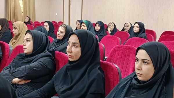 برگزاری دوره ضمن خدمت فعالیت های مکمل آموزشی و پرورشی در شهرستان ملارد