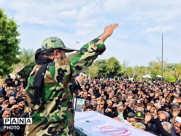 مراسم تشییع پیکر مطهر شهید اسماعیل آزادگرمی در کرمان