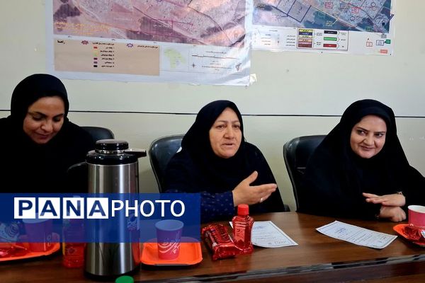نشست بانوان تأثیرگذار طایفه گرهرگان با محوریت نقش زنان در توسعه اجتماعی و فرهنگی