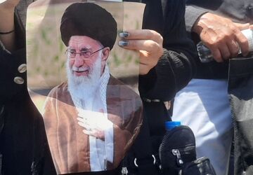 میدان انقلاب تا خیابان آزادی،این وحدت،از سراسر ایران جریان دارد