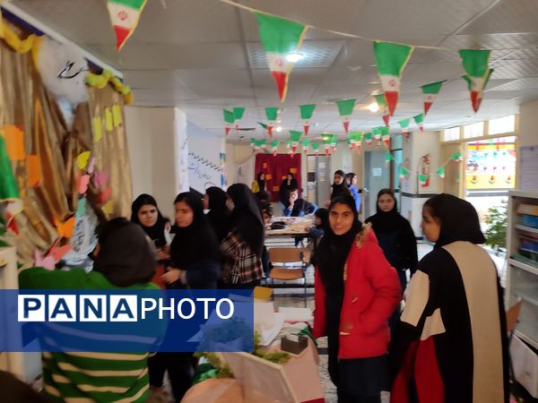 فضا‌سازی مدرسه انقلاب در هنرستان بصیرت آشخانه