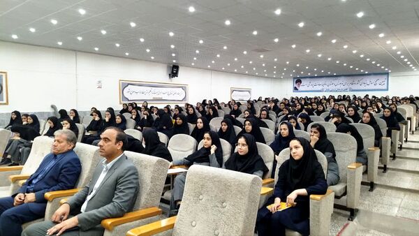 برگزاری همایش ویژه دانش آموزان کنکوری در خلیل آباد 