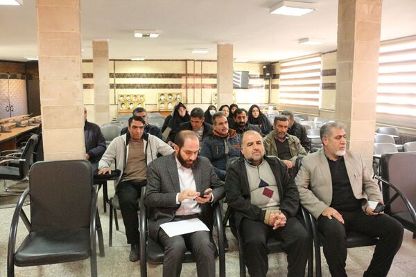 تقدیر از نیروهای خدماتی آموزش‌و‌پرورش فیروزکوه