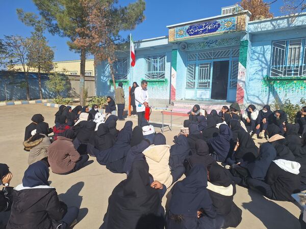 مانور زلزله و ایمنی سازی در مدرسه برادران رحمانی خلیل آباد