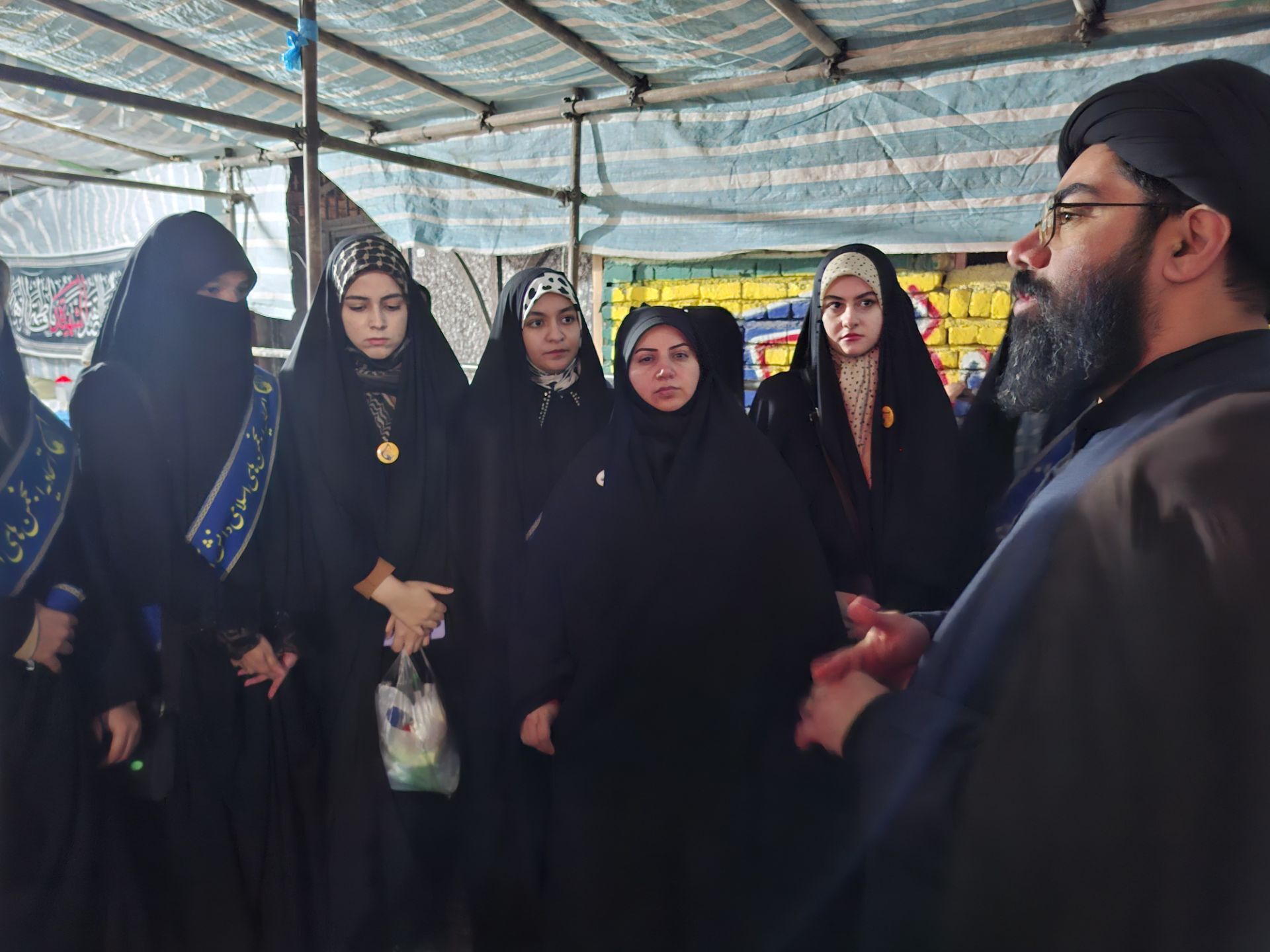  قدردانی از دختران انجمن اسلامی در راهپیمایی شهرستان آشخانه