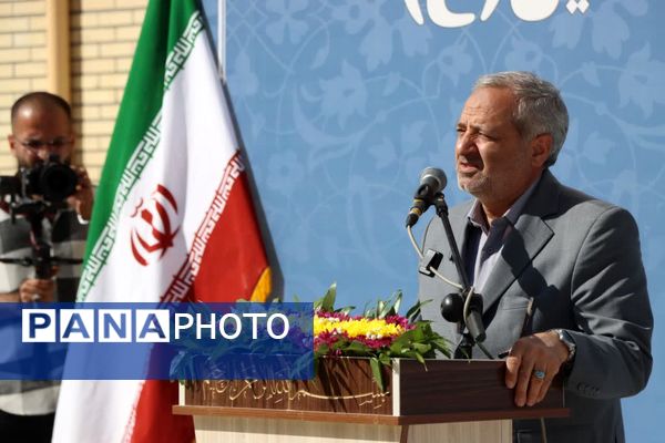 افتتاح طرح‌های آموزشی و عمرانی در یزد با حضور وزیر آموزش و پرورش 