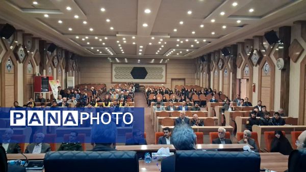 نشست کنشگران فرهنگی ،اجتماعی و سیاسی شهرستان کاشمر کاشمر