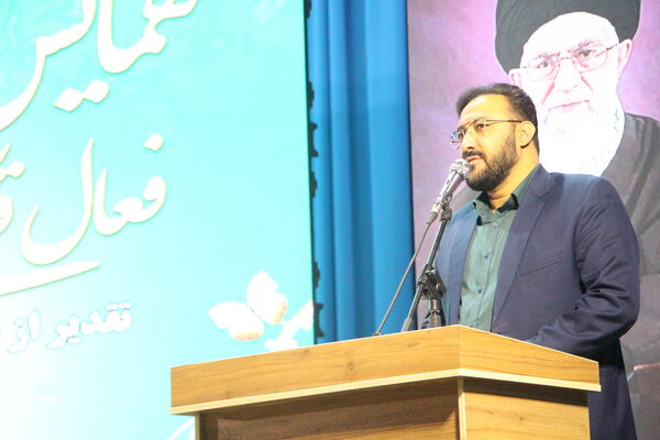 مراسم تقدیر از نخبه قرآنی دانشگاه فرهنگیان یزد 