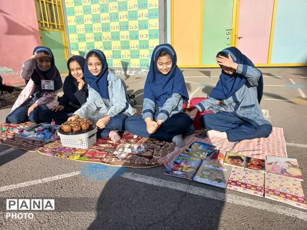 بازارچه کارآفرینی دانش‌آموزان شهید جواهری۲ 