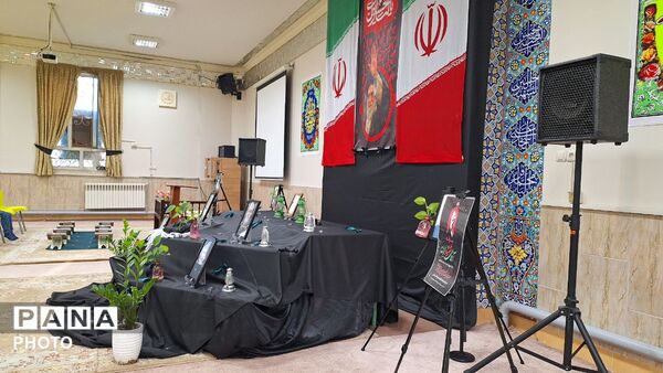 محفل نورانی انس با قرآن کریم به پاسداشت یاد رهبر شهید