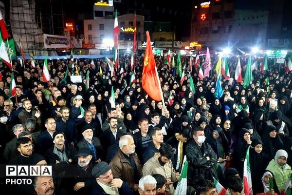 نیمکتی برای رفاقت با شهدا