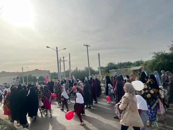 حضور پرشور دانش‌آموزان فین در جشن ۲۲ بهمن