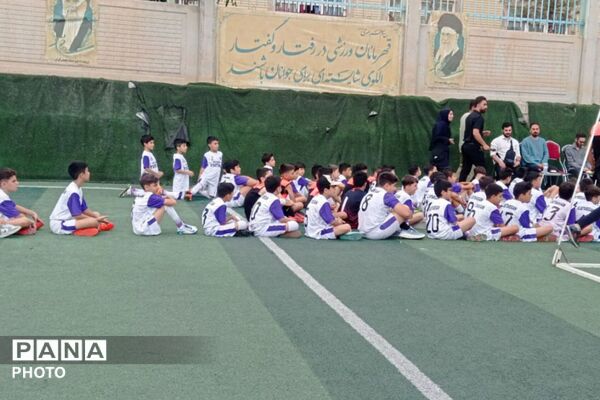 جشن اهدای مدال به نونهالان در باشگاه ورزشی ستارگان
