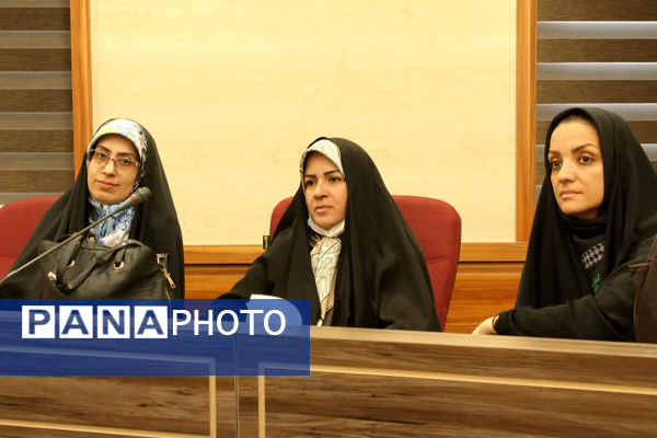 تقدیر از دانش‌آموزخبرنگاران برگزیده رویداد «فرزندان انقلاب» در قم