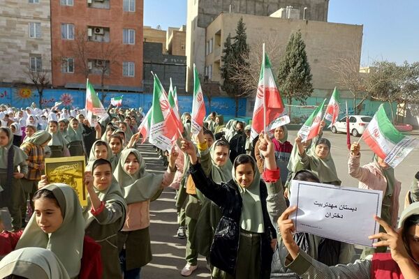 طنین زنگ انقلاب در مدارس شهرستان شهریار 