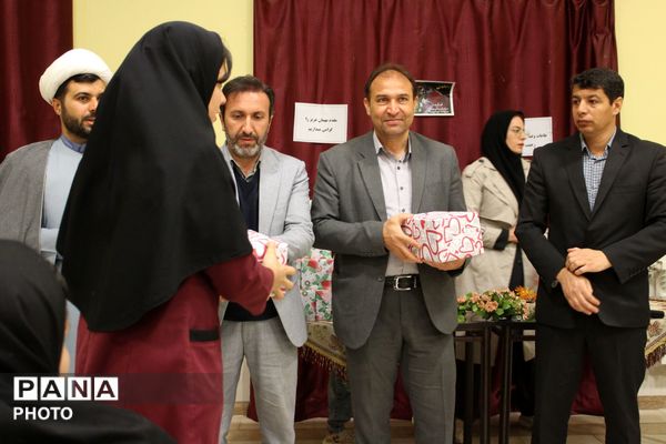 شب‌های دبیرستان  نسیبه در رمضان؛ تلفیق نور قرآن و شور افطاری