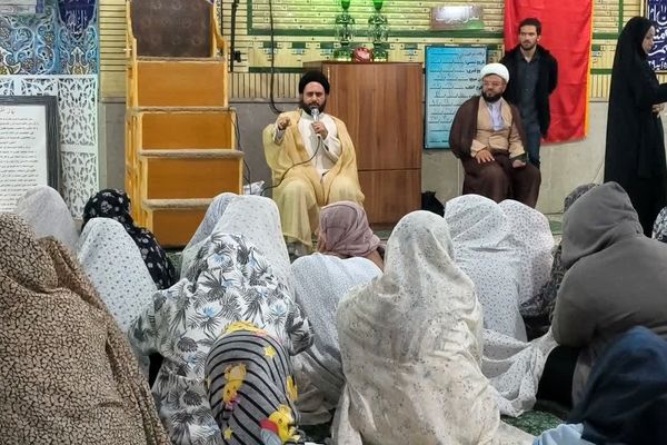 مراسم معنوی اعتکاف دانش‌آموزی در مسجد امام خمینی(ره)