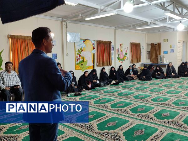 برگزاری جلسه آموزش خانواده در دبستان شاهد حاج تقی آقا بزرگ مشهد