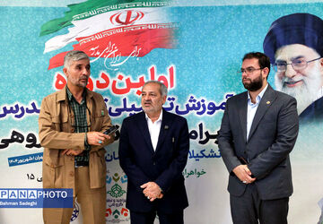 سازمان دانش‌آموزی باید ۷۵۰ مربی راهبر ملی تربیت کند تا ضریب نفوذ برنامه‌ها افزایش یابد/ سازمان دانش‌آموزی می‌تواند راهبر برنامه‌های فرهنگی و اجتماعی نشاط‌آور، حماسی و غنی باشد